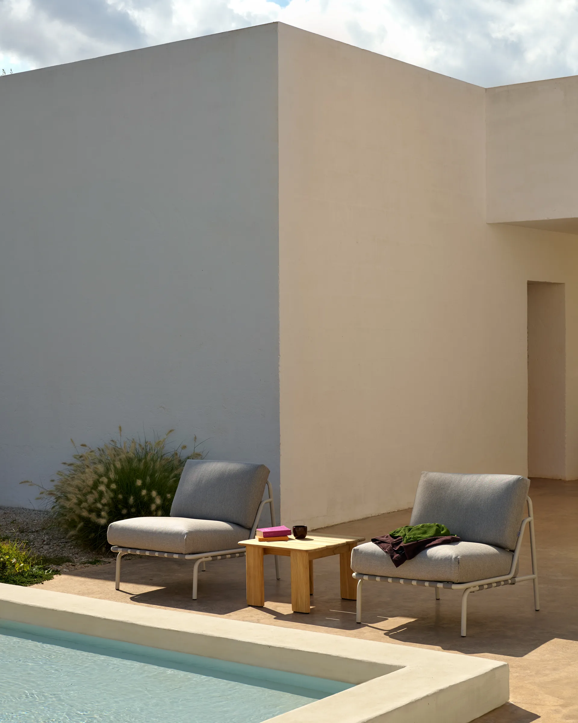 Assemble sohvapöytä, Teak, 55×55 cm Muuto