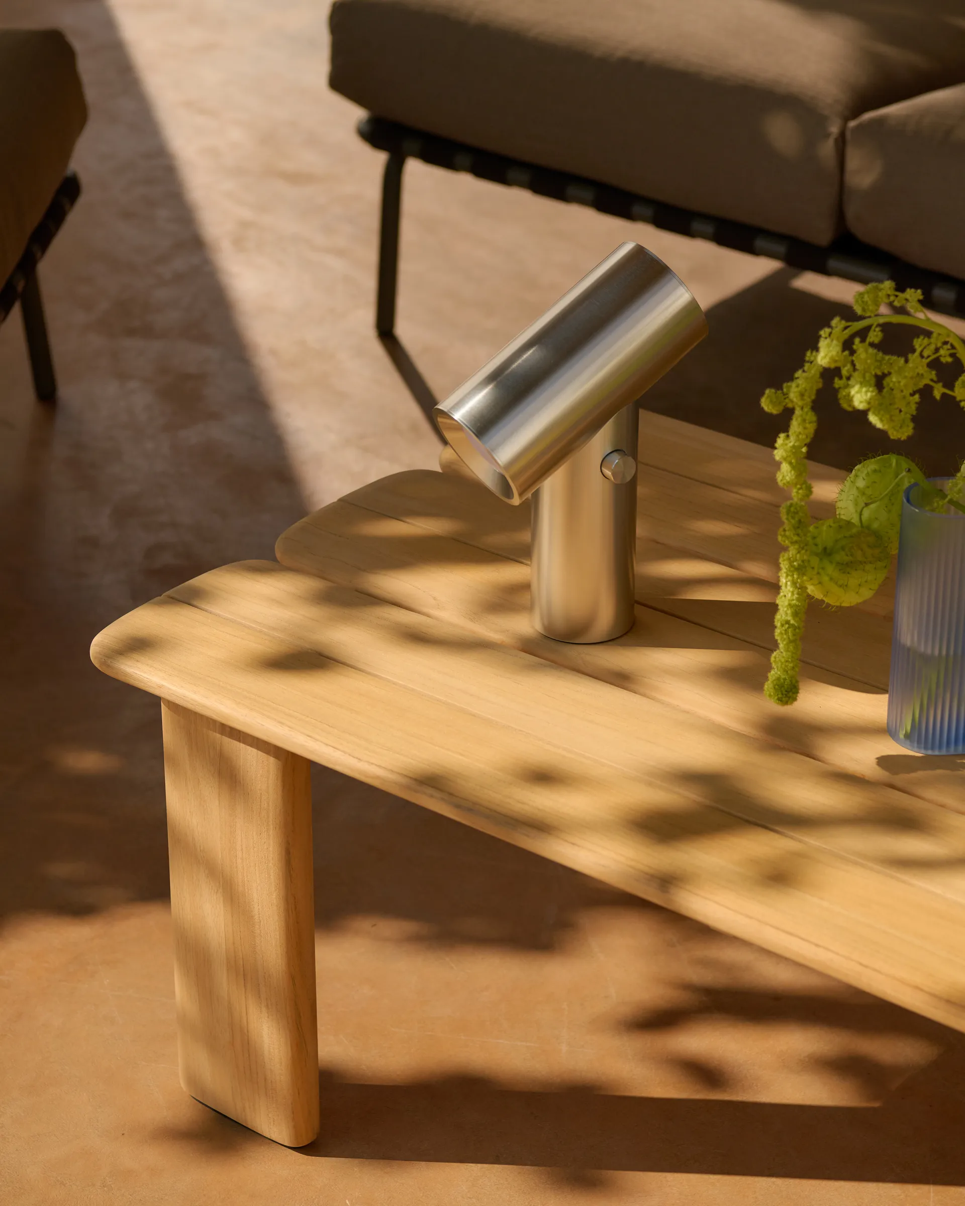 Assemble sohvapöytä, Tiikki, 135×55 cm Muuto