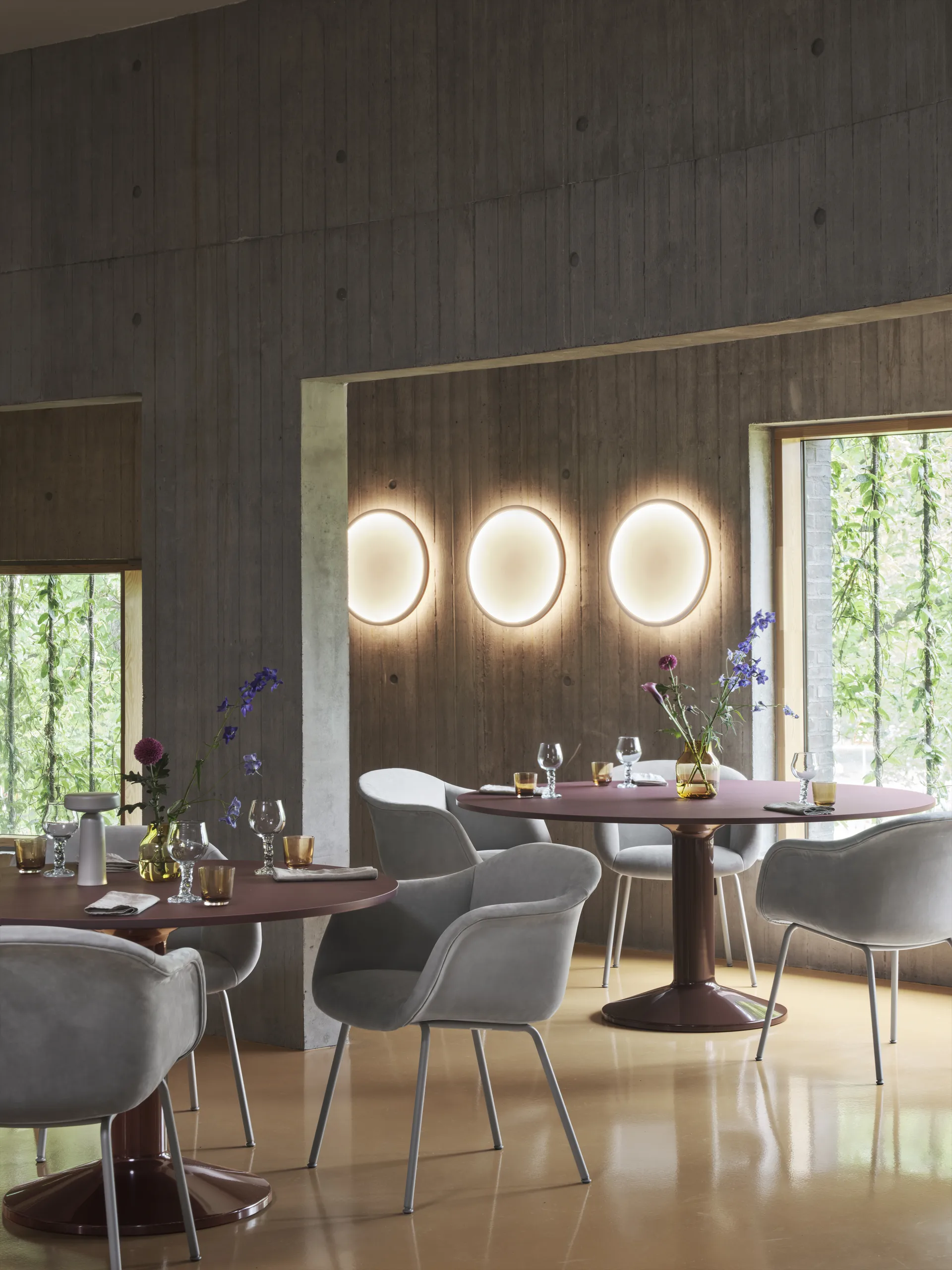 Calm seinävalaisin Ø50 cm, White/Black Muuto