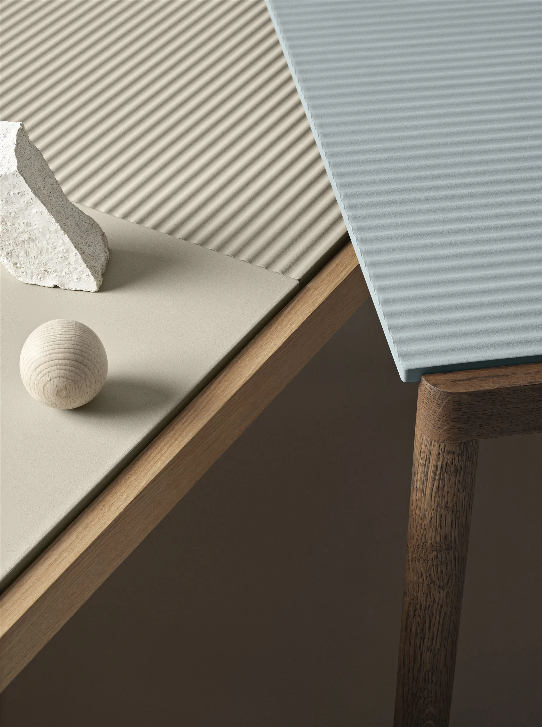 Couple 2 Plain-1 Wavy -sohvapöytä 120 x 84 x 35 cm, Sand-oak Muuto