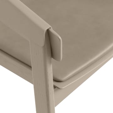 Cover nojatuoli verhoiltu istuinosa - Refine leather cognac-Oak - Muuto
