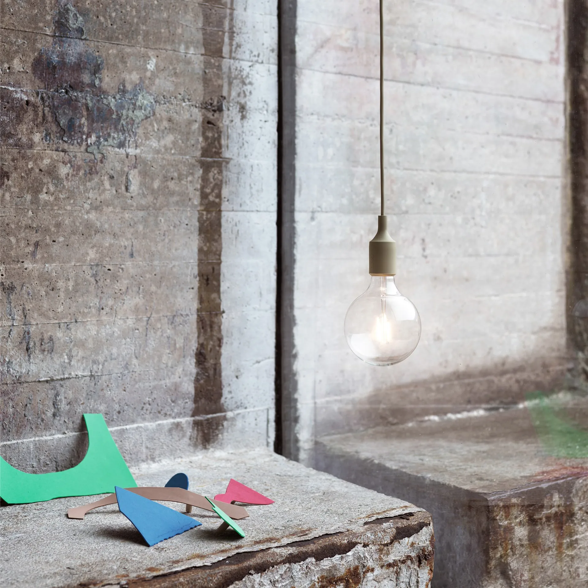 E 27 valaisin, oliivinvihreä Muuto