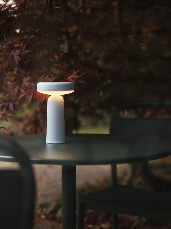 Ease kannettava pöytävalaisin 21,5 cm, Light blue Muuto