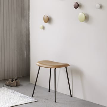 Fiber rahi - Black, puujalat - Muuto