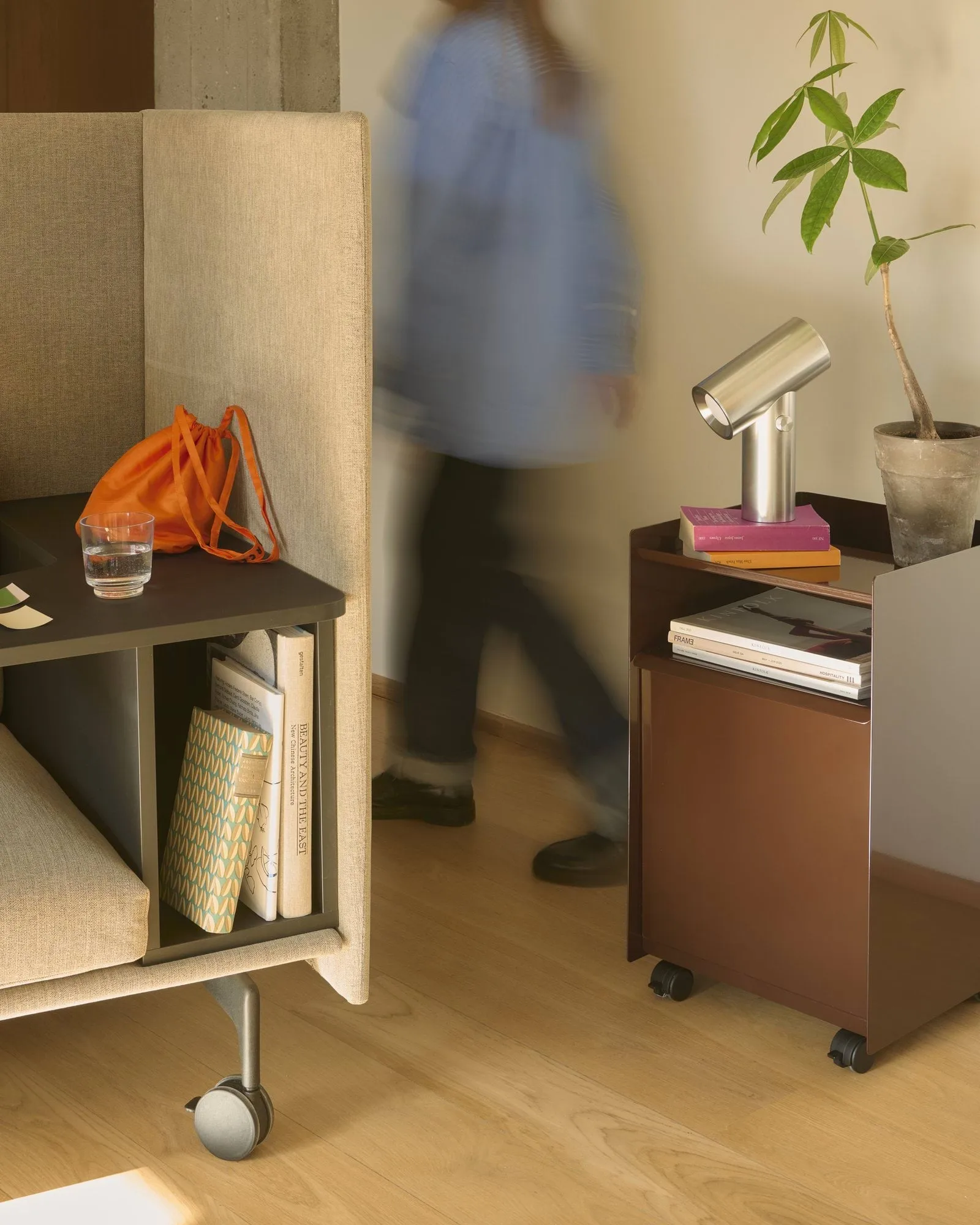 Folded Trolley rullavaunu laatikolla, Tummanpunainen Muuto