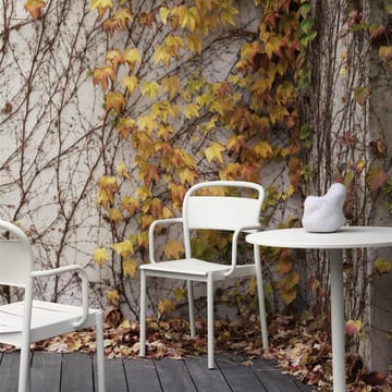 Linear steel armchair -käsinojallinen tuoli - Off-white - Muuto