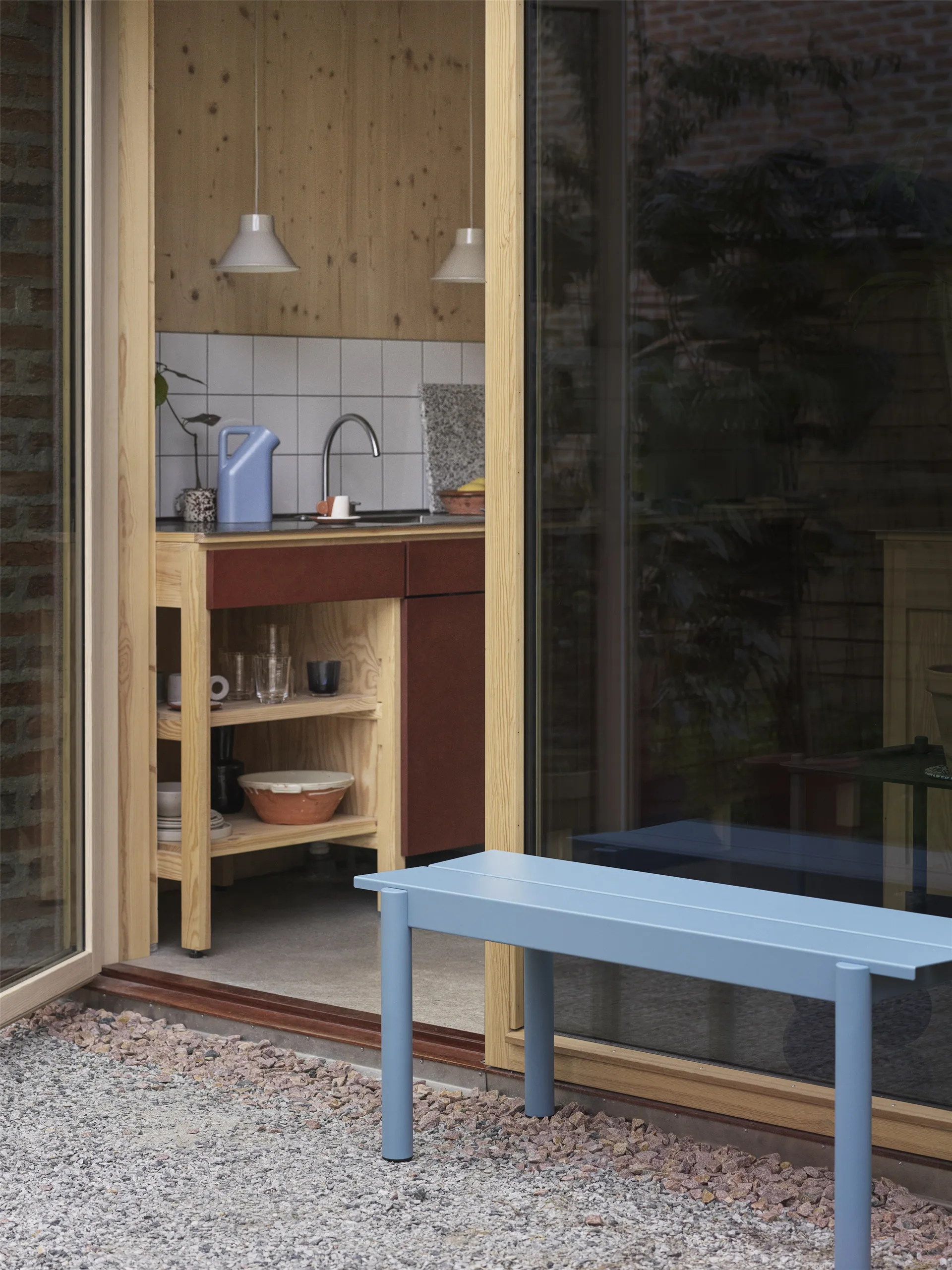 Linear steel bench -penkki 110 x 34 cm, Pale blue Muuto