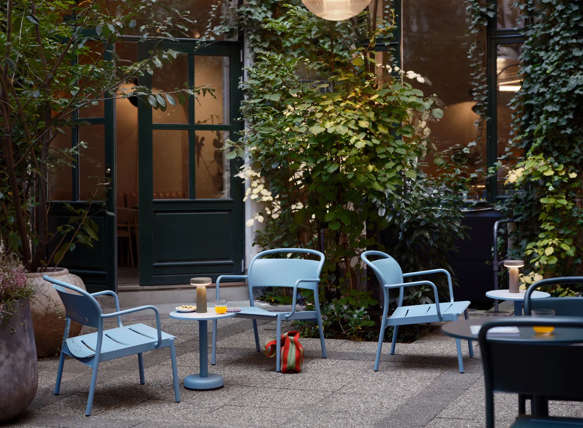 Linear Steel nojatuoli, Vaalea sininen Muuto