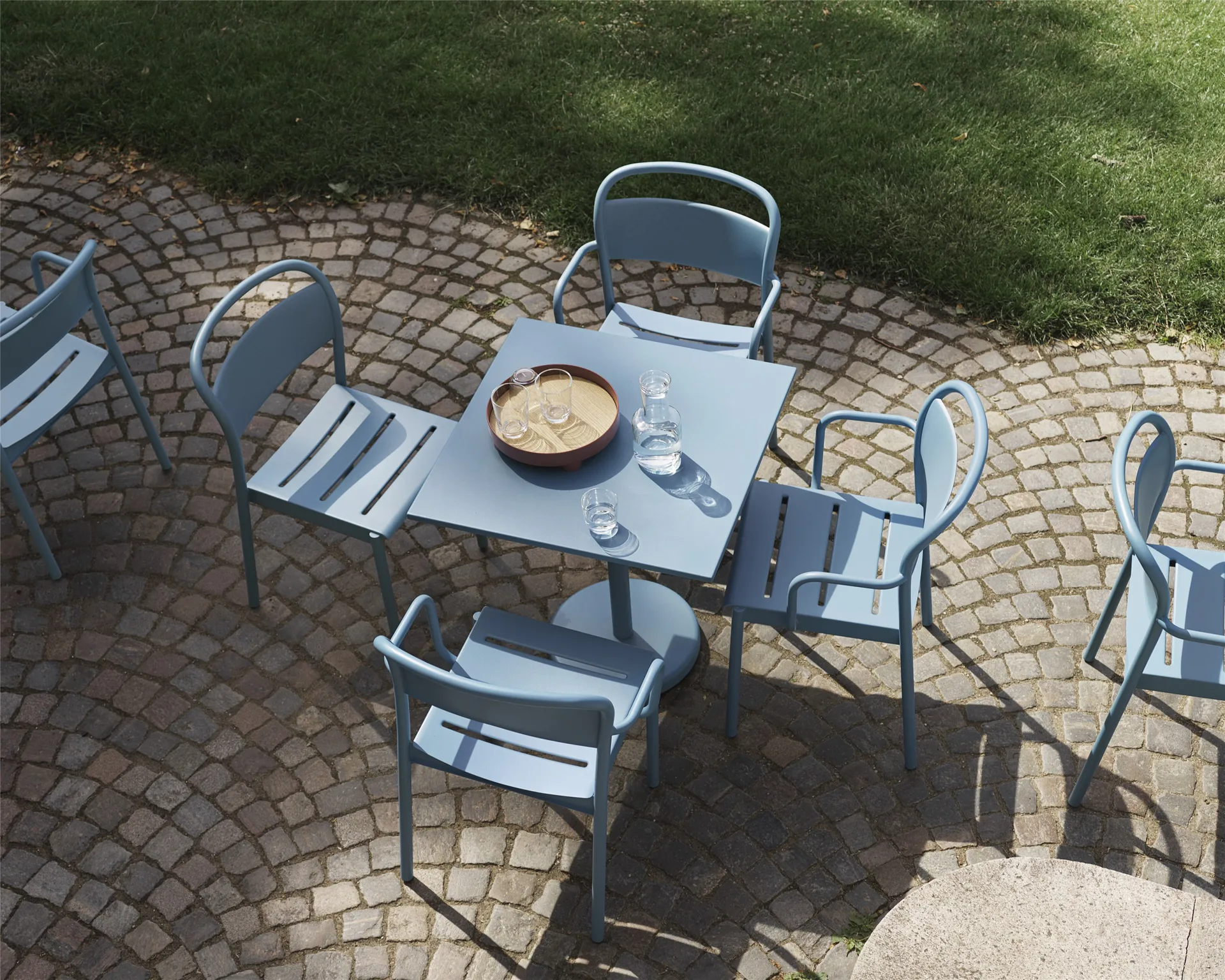 Linear steel side chair -tuoli, Pale blue Muuto