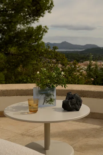 Linear Steel sohvapöytä - Harmaa, Ø70×40 cm - Muuto