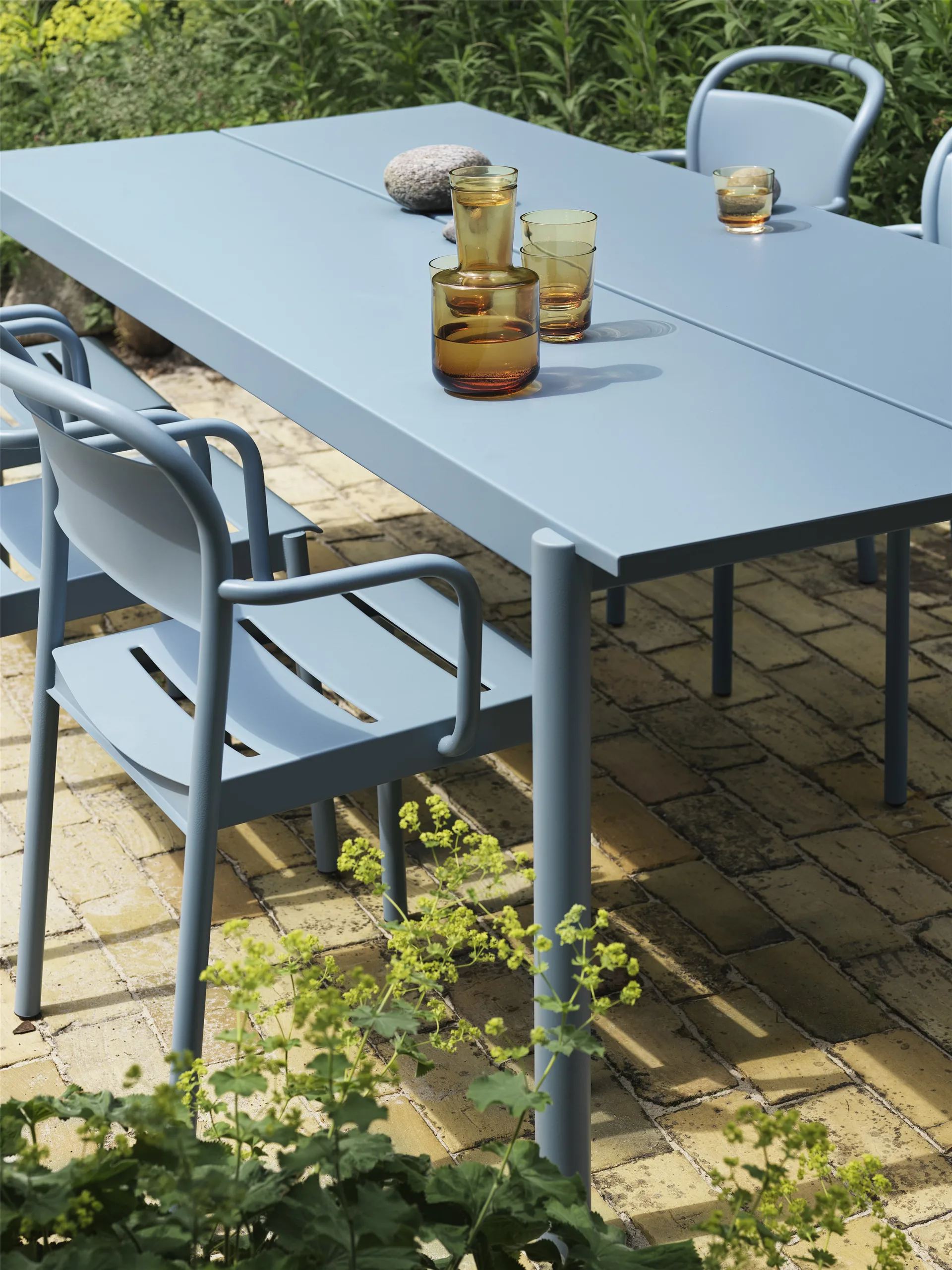 Linear steel table teräspöytä 200 cm, Pale blue Muuto