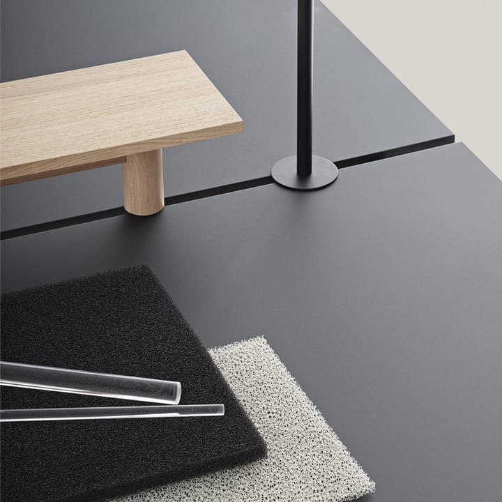 Linear System -tarjotin, Oak Ø 24 cm Muuto