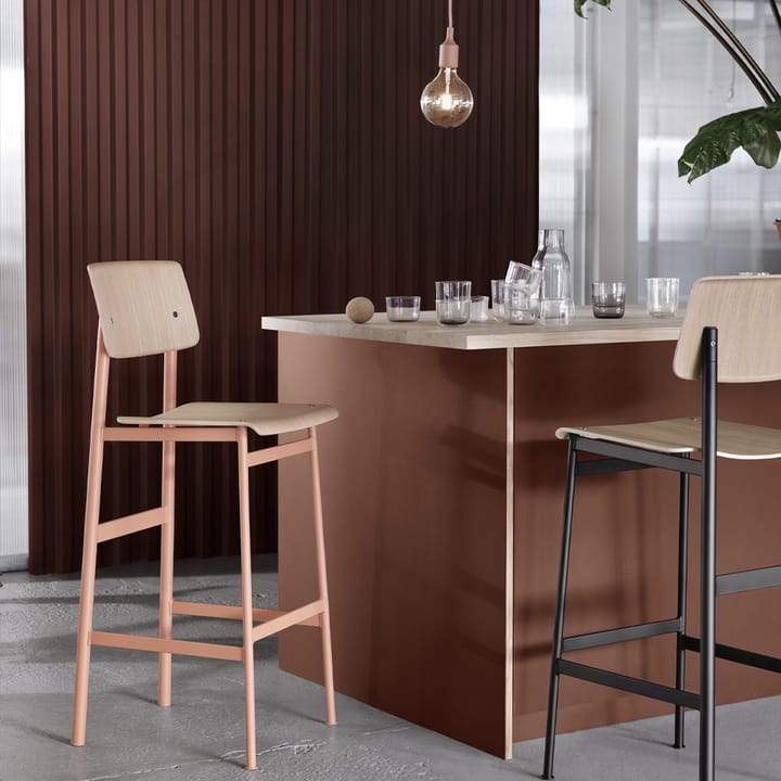 Loft baarituoli, Black, korkea, musta teräsrunko Muuto