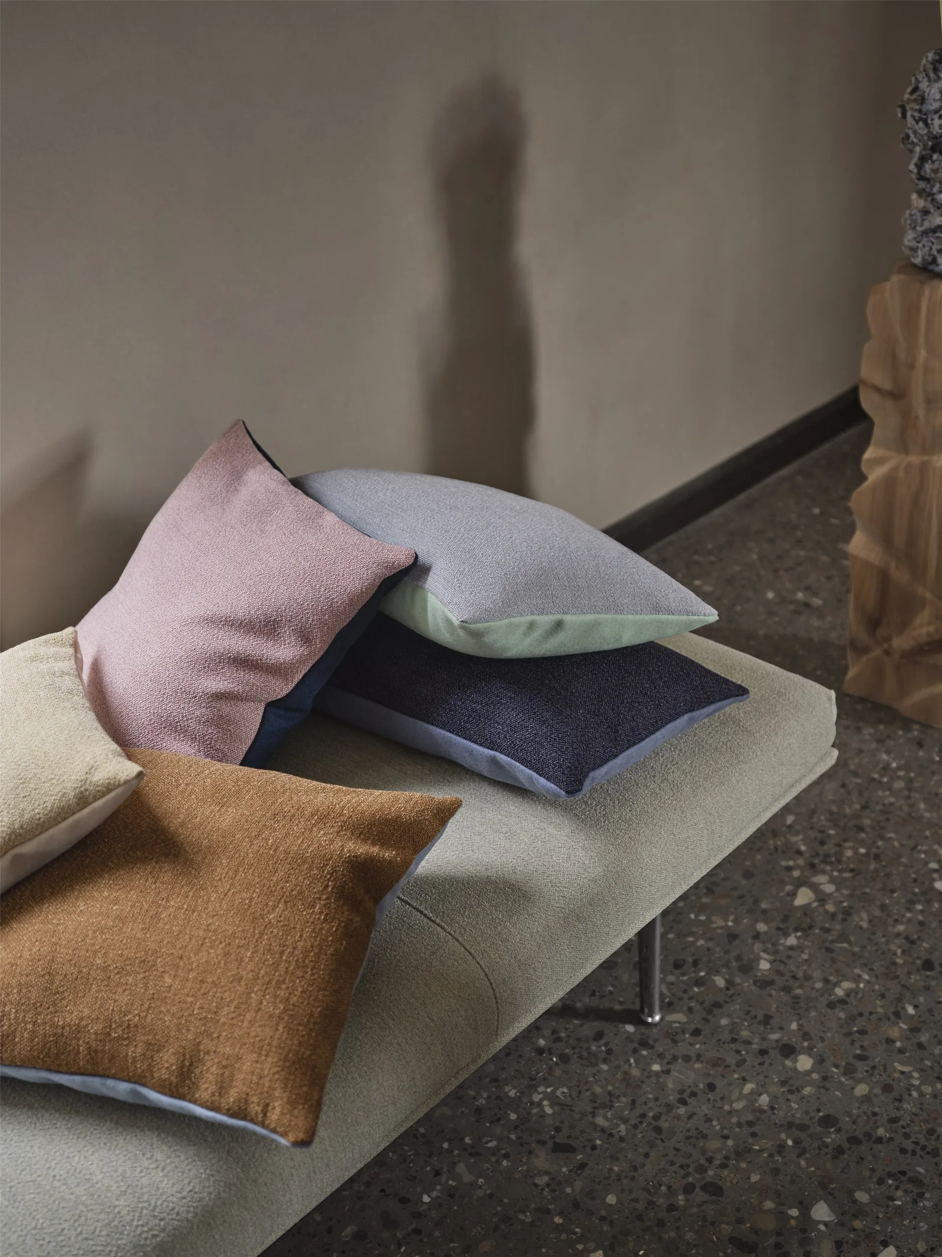 Mingle tyyny 45x45 cm, Copper Brown-Light Blue Muuto