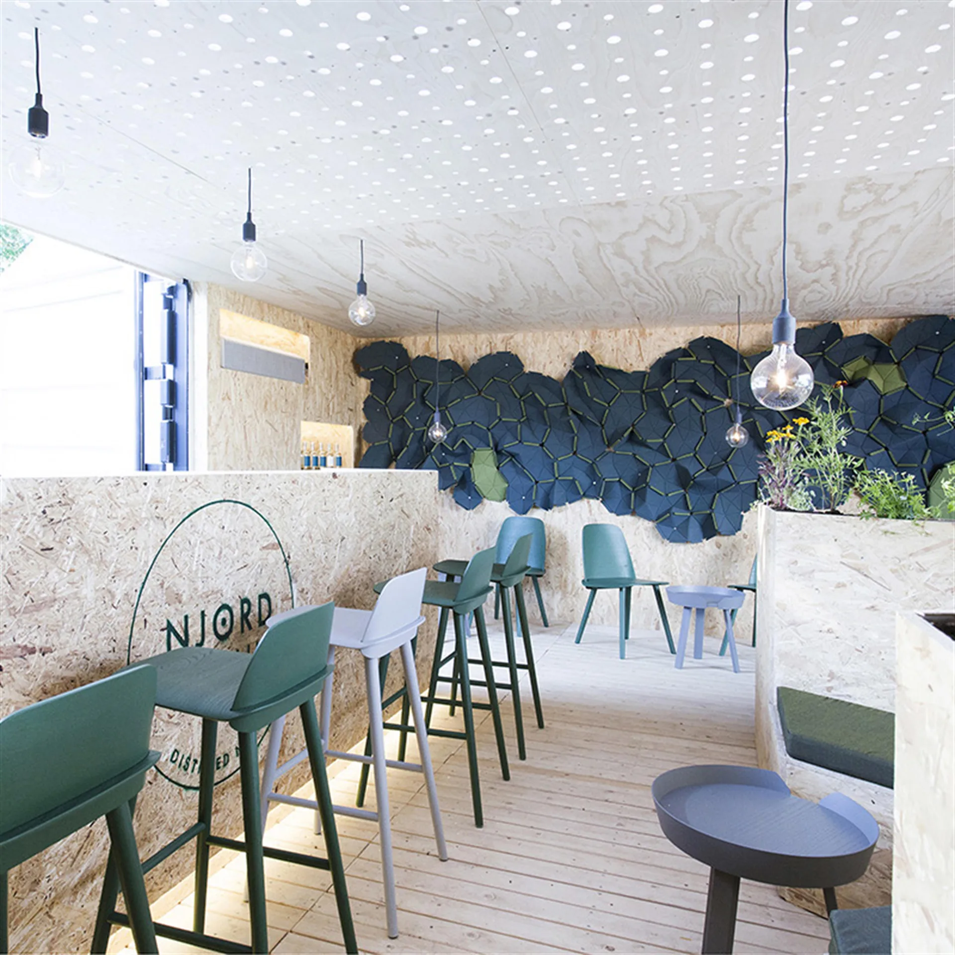 Nerd baarijakkara 75 cm, tummanvihreä Muuto