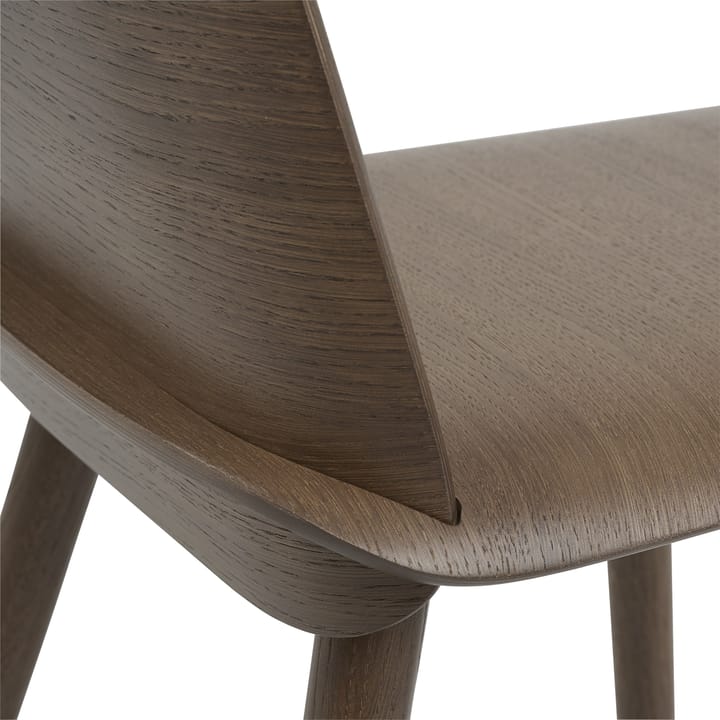 Nerd ruokapöydän tuoli, Stained dark brown Muuto