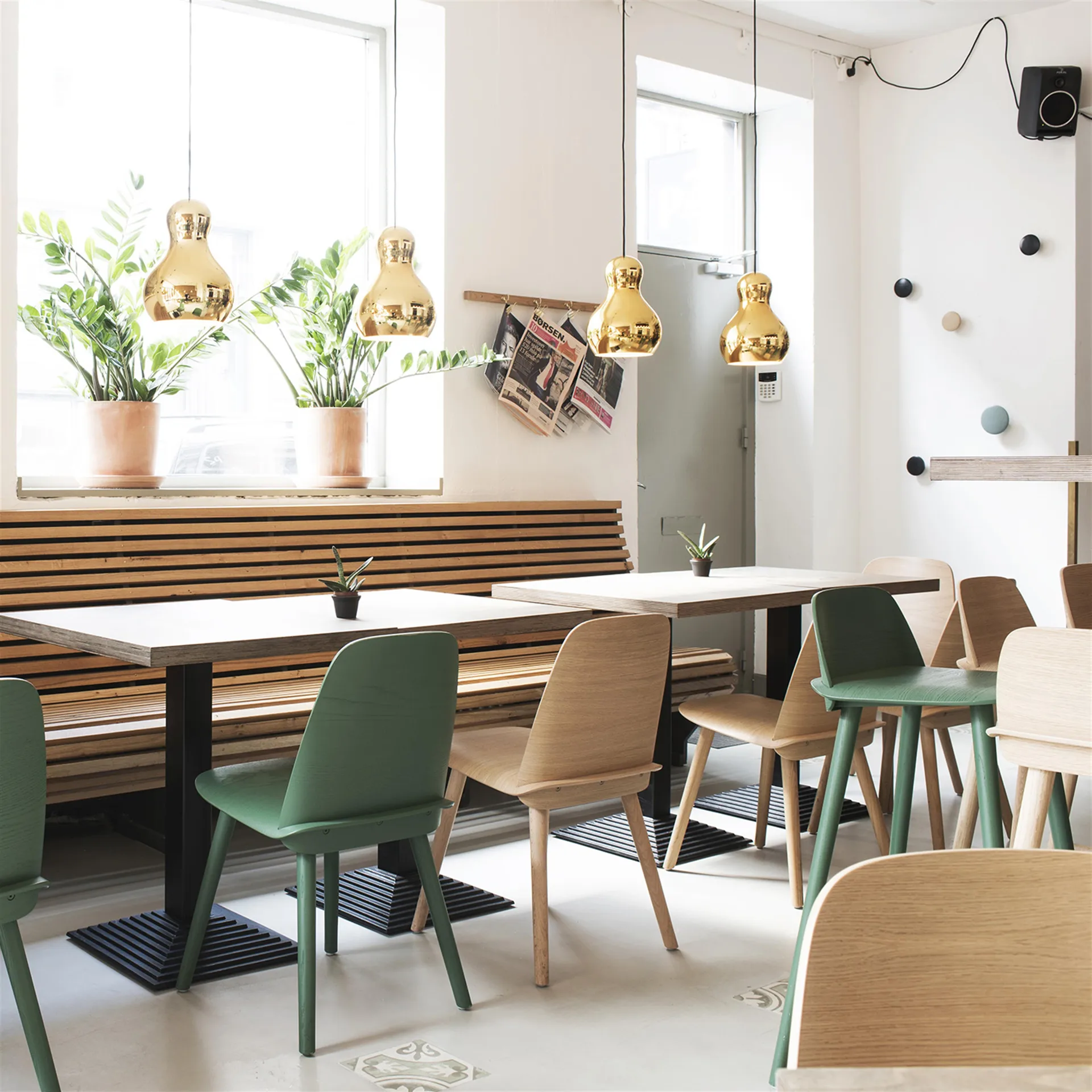 Nerd ruokapöydän tuoli, tummanvihreä Muuto