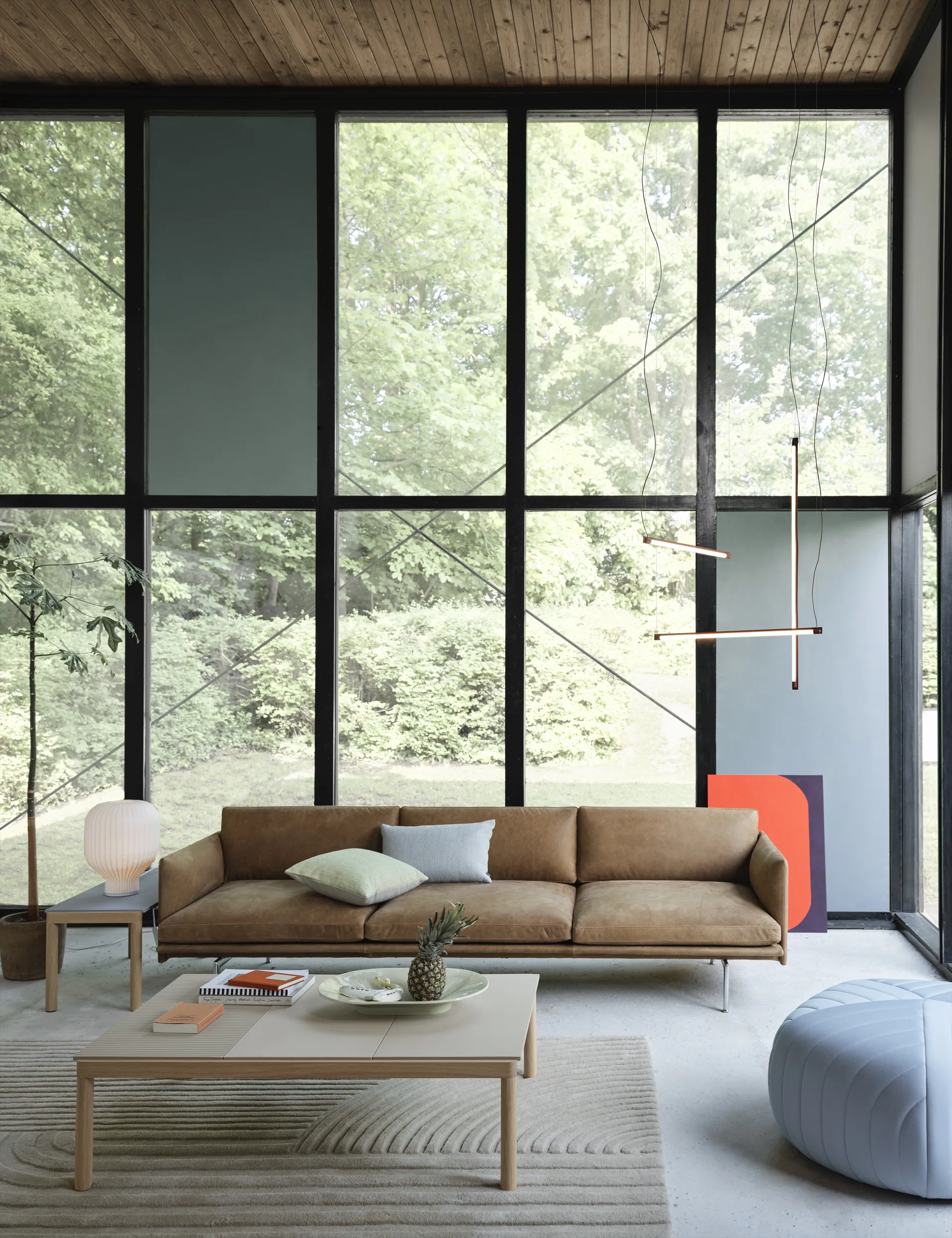 Outline 3,5-istuttava sohva kiillotettu alumiini, Grace leather Camel Muuto