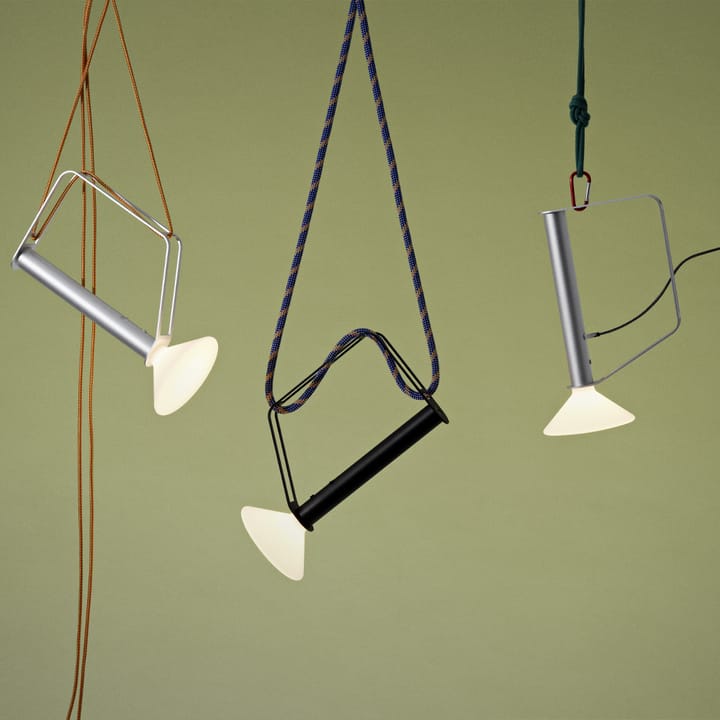 Piton Portable -pöytävalaisin, Black Muuto