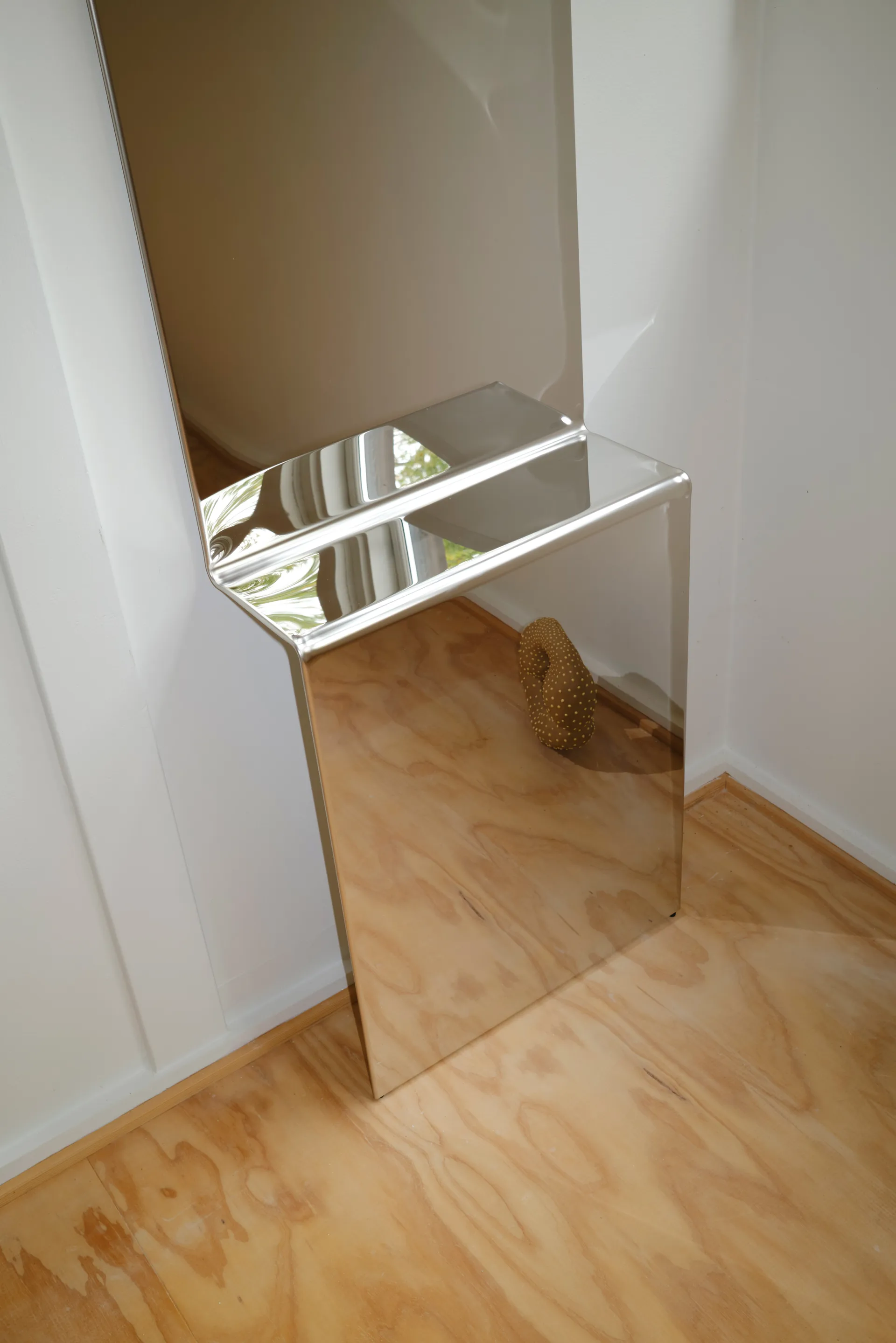 Pleat seinäpeili, Kiillotettu teräs, 227×57 cm Muuto