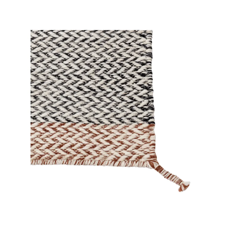 Ply villamatto 270x360 cm, Black/white Muuto