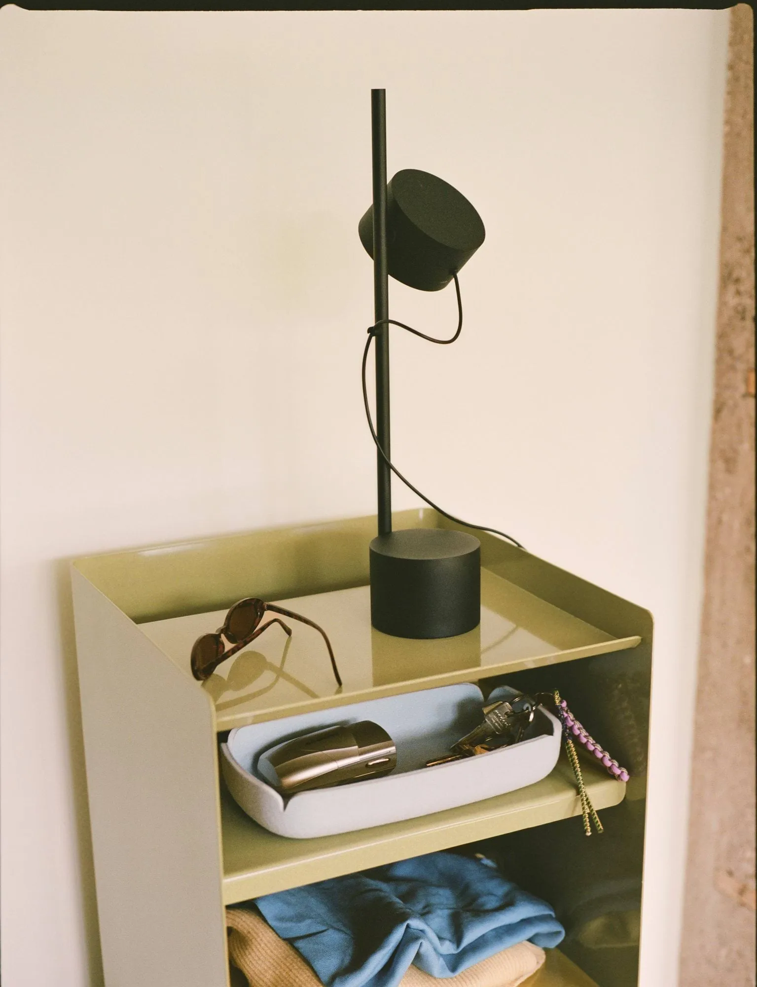 Post pöytävalaisin, Black Muuto