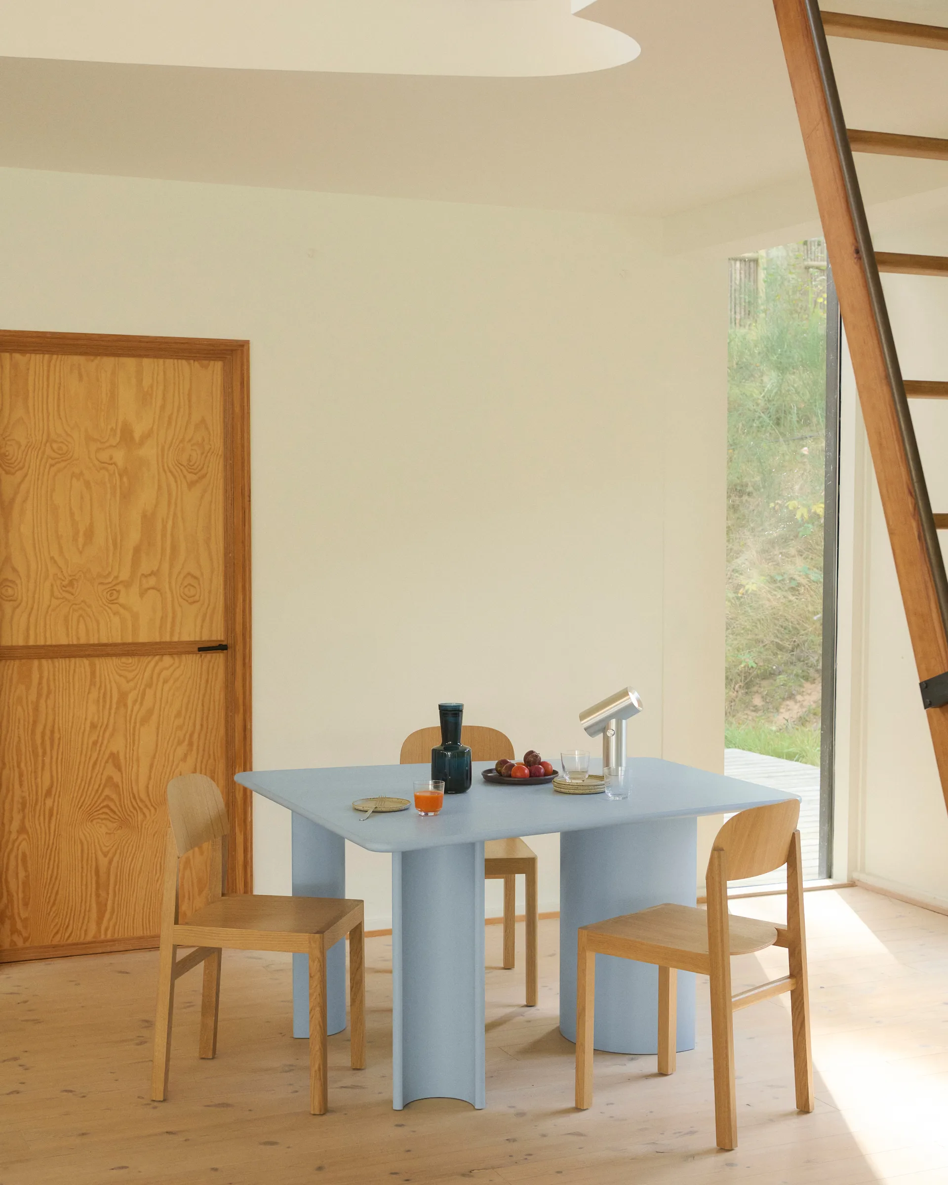 Re-norm ruokapöytä, Vaaleansininen, 130×120 cm Muuto