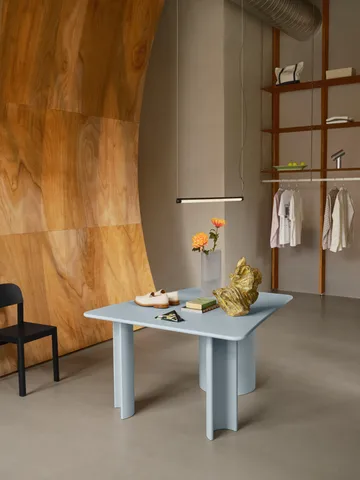 Re-norm ruokapöytä - Vaaleansininen, 130×120 cm - Muuto