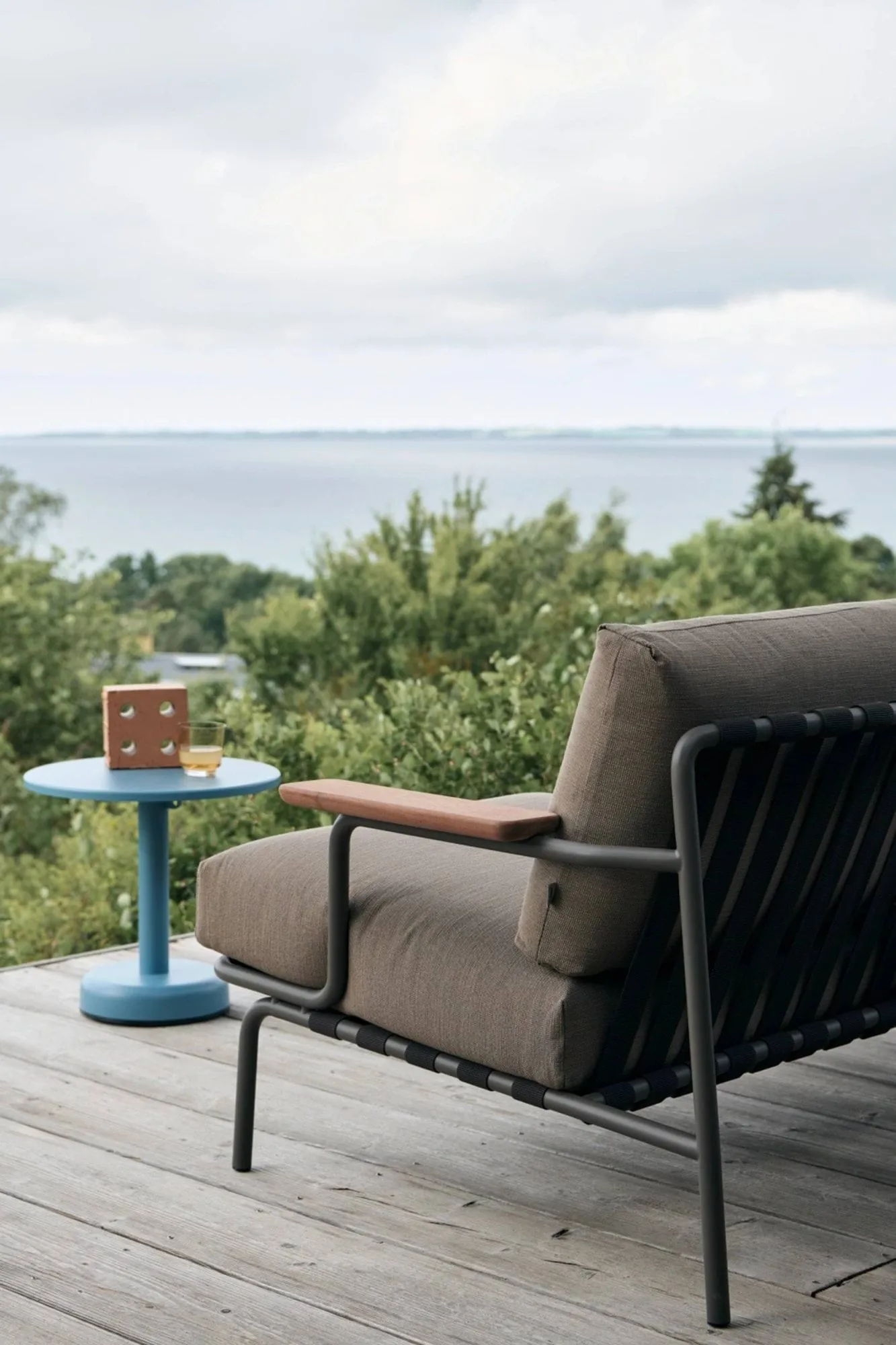 Settle 2-istuttava sohva, Ribbed Weave 5 Taupe Muuto