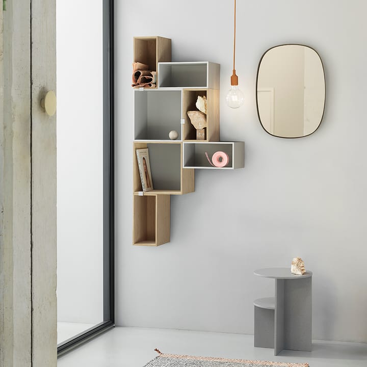 Stacked 2.0 hyllyjärjestelmä taustalevyllä, small, tammi Muuto