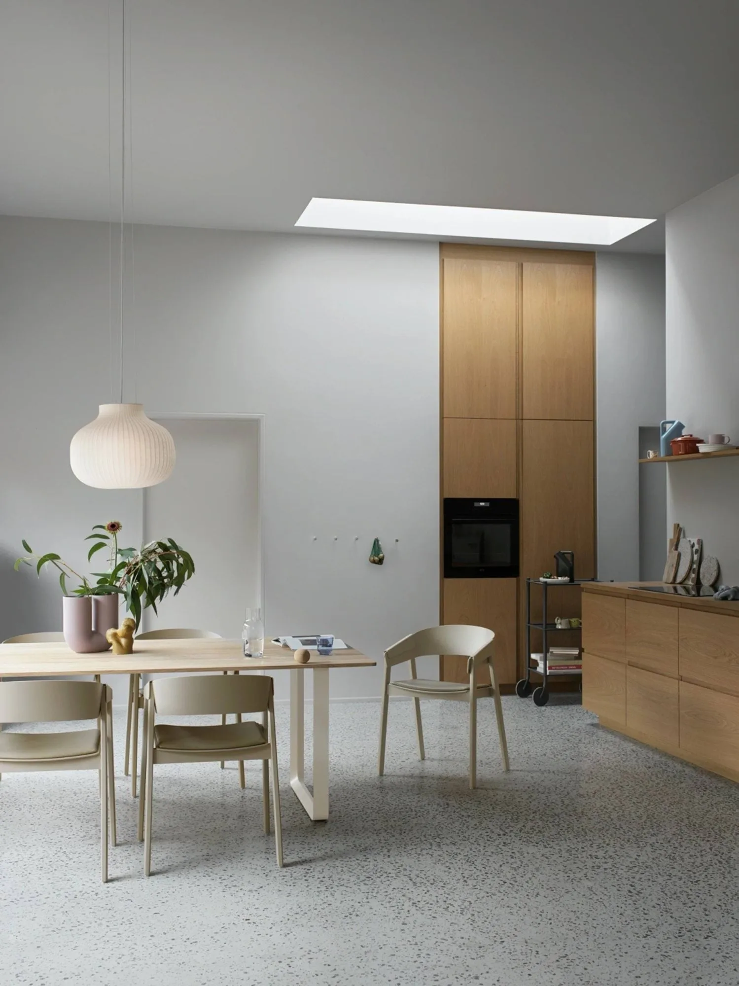Strand kattovalaisin close, 45 cm Muuto