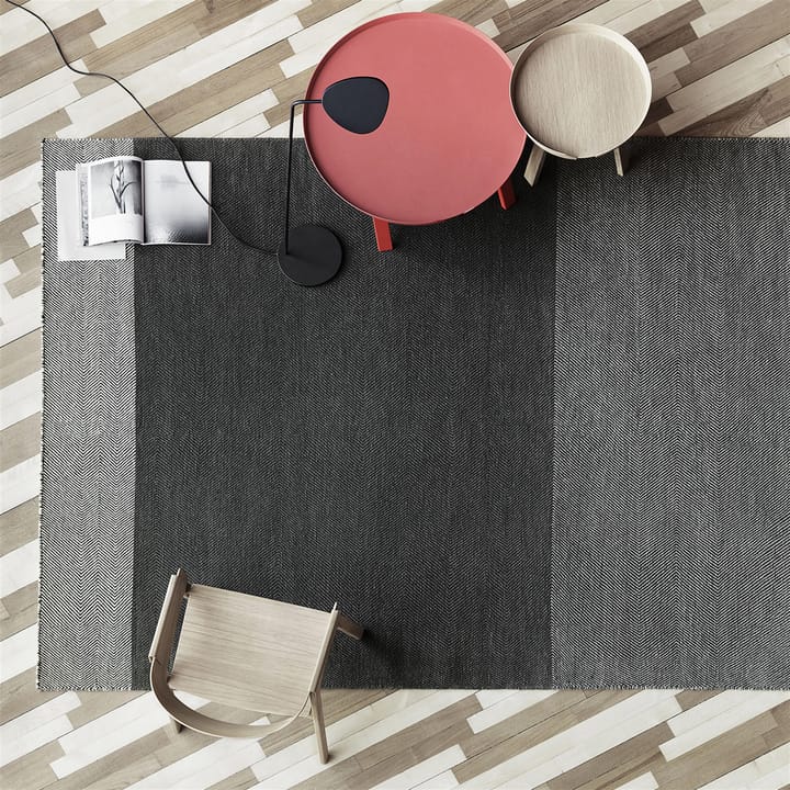 Varjo matto 200x300 cm, tummanharmaa Muuto
