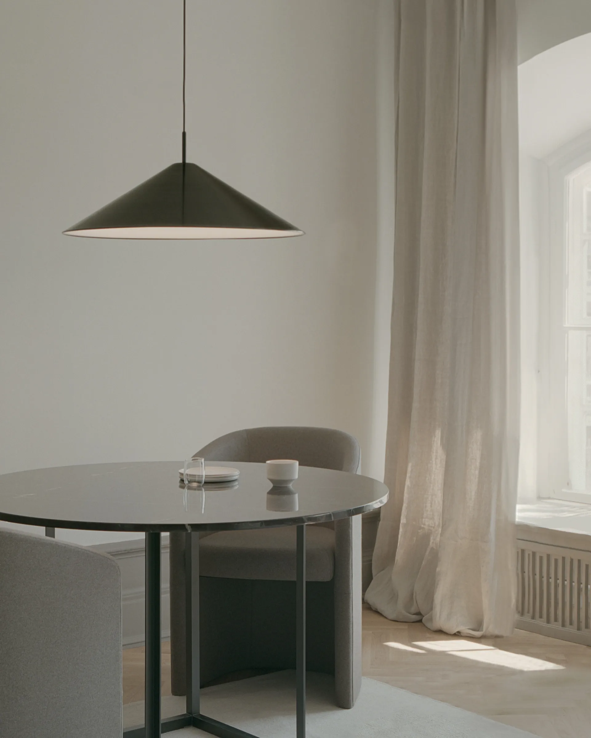 Brolly riippuvalaisin Ø70 cm, Anodized aluminium New Works