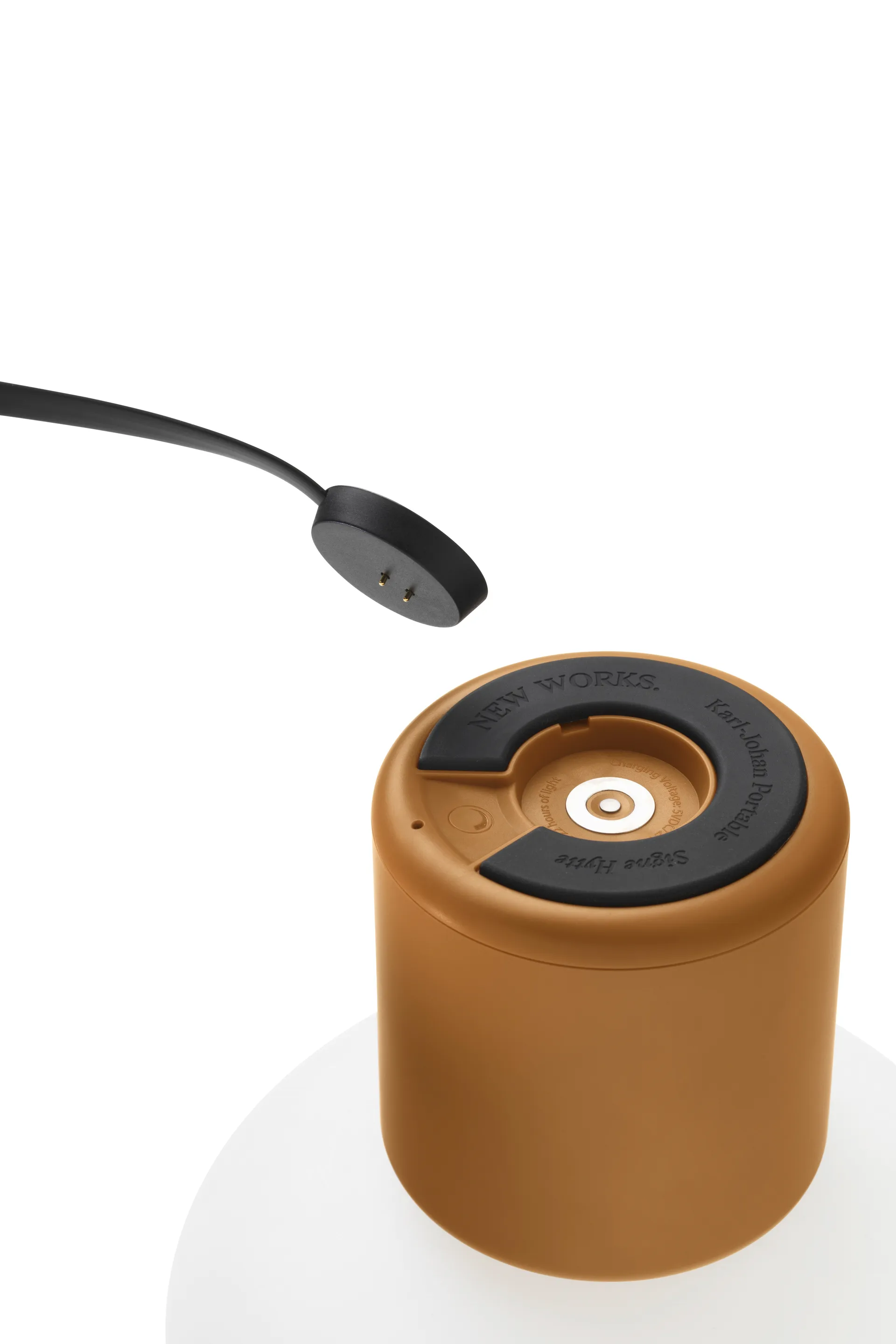 Karl-Johan pöytävalaisin kannettava, Ochre yellow New Works