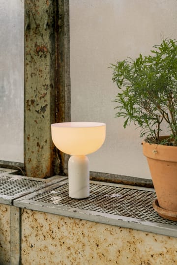 Kizu portable pöytävalaisin - White marble - New Works