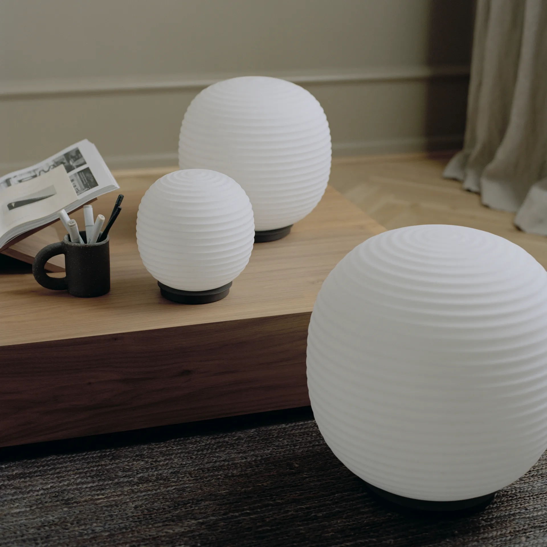 Lantern Globe -lattiavalaisin large, Frosted white opal glass New Works