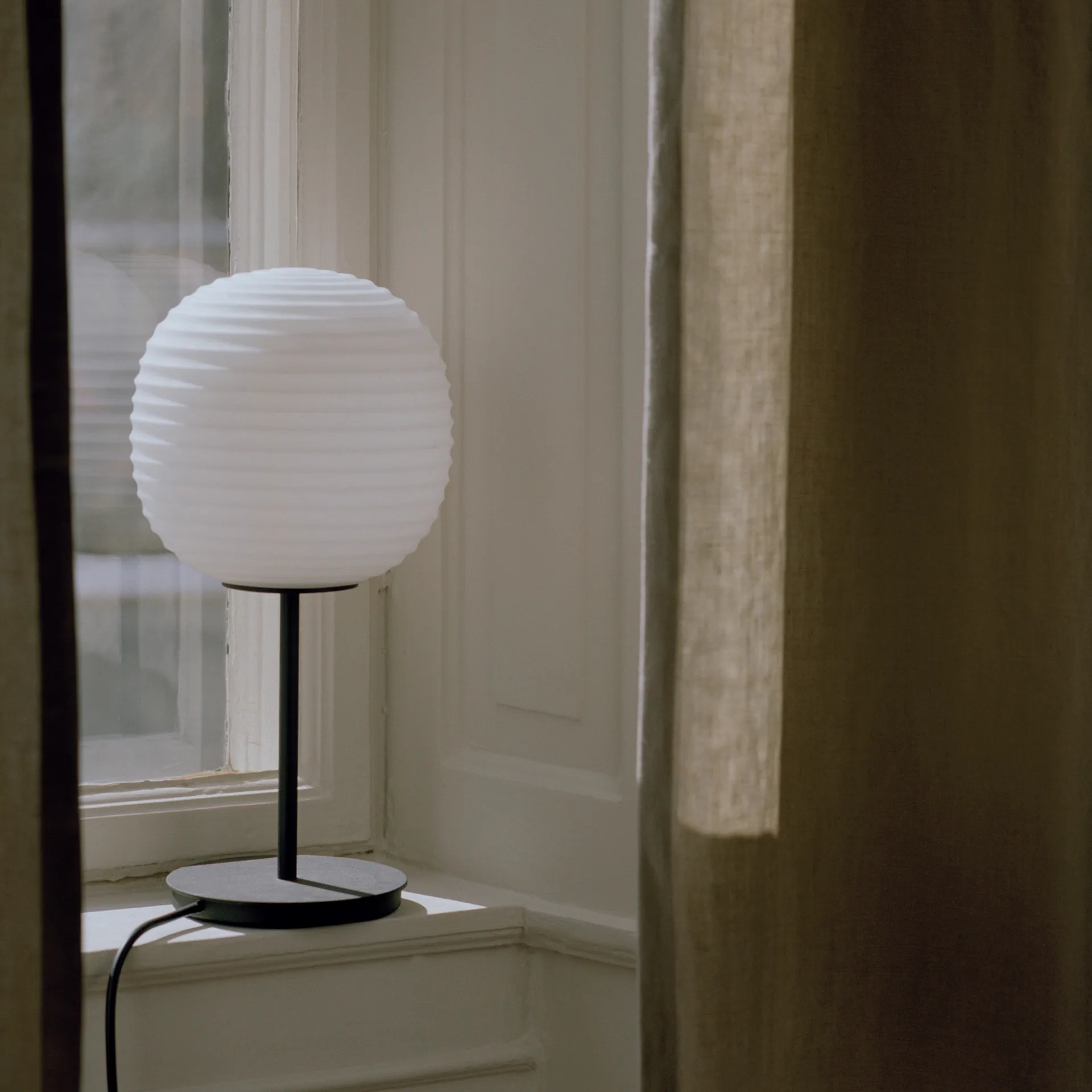 Lantern pöytävalaisin small, Frosted white opal glass New Works