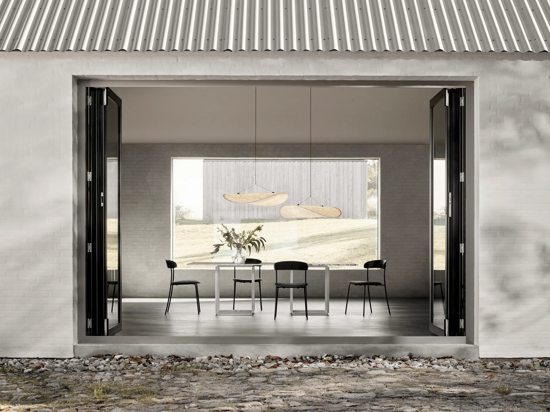 Missing tuoli, Musta saarni New Works