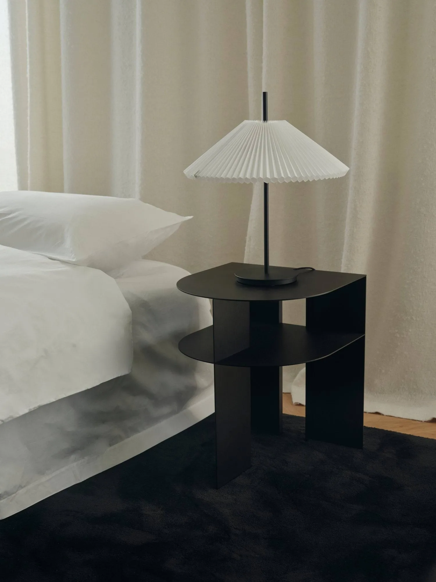 Nebra pöytälamppu, White (valkoinen) New Works