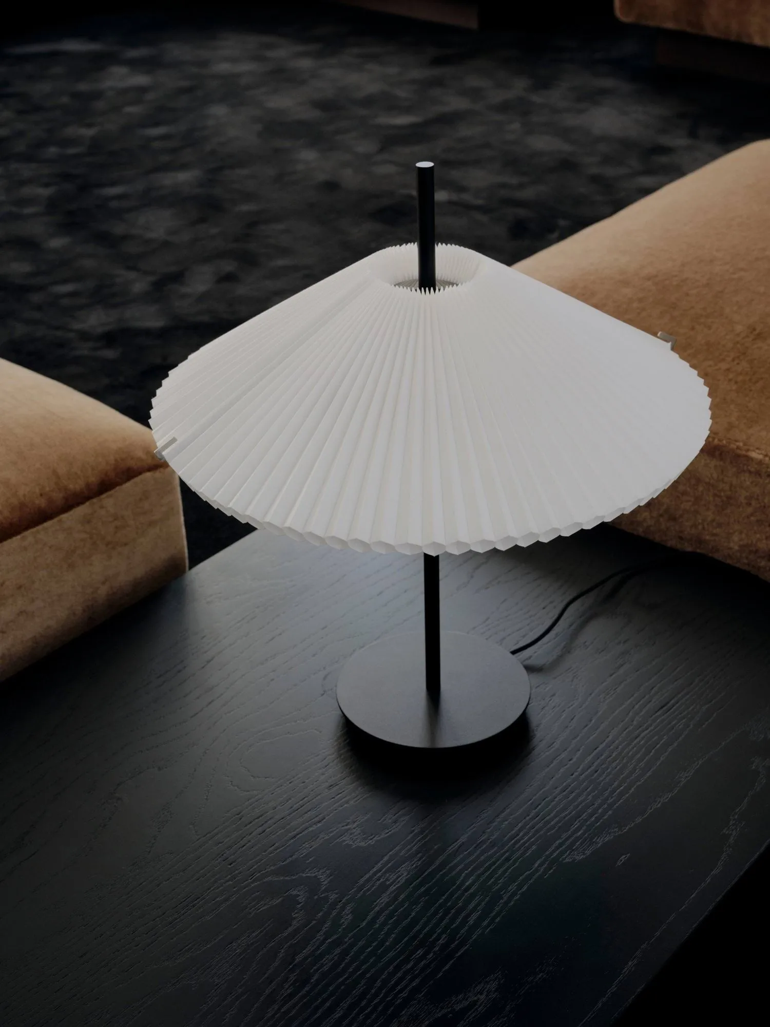 Nebra pöytälamppu, White (valkoinen) New Works
