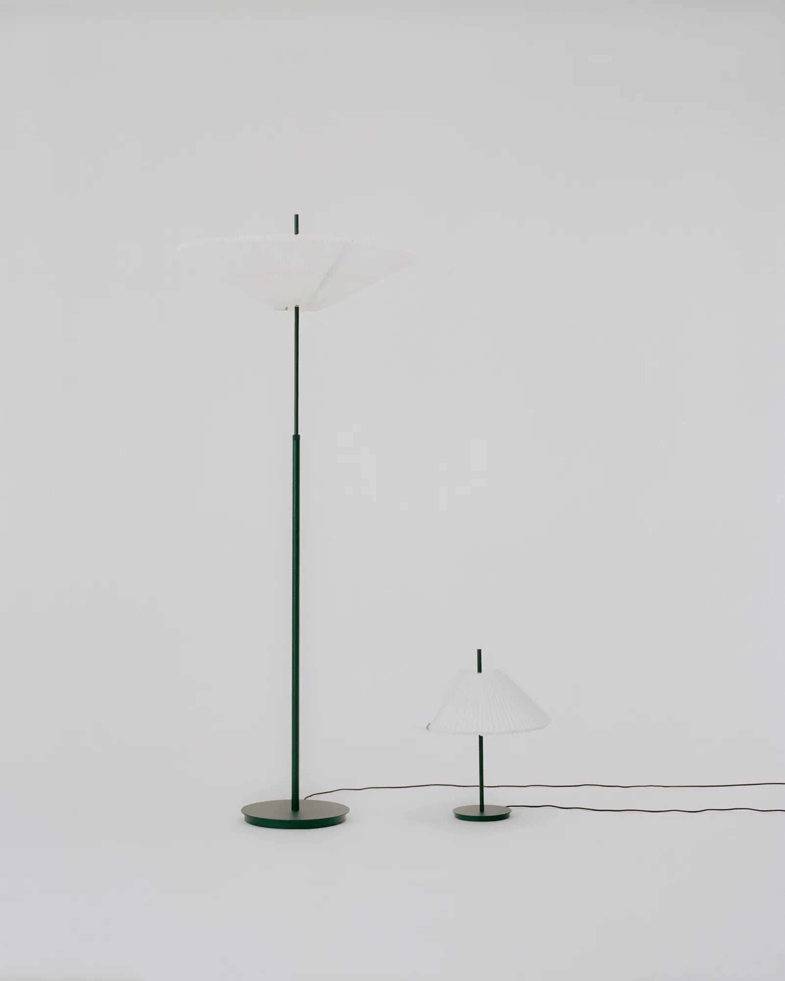Nebra pöytälamppu, White (valkoinen) New Works