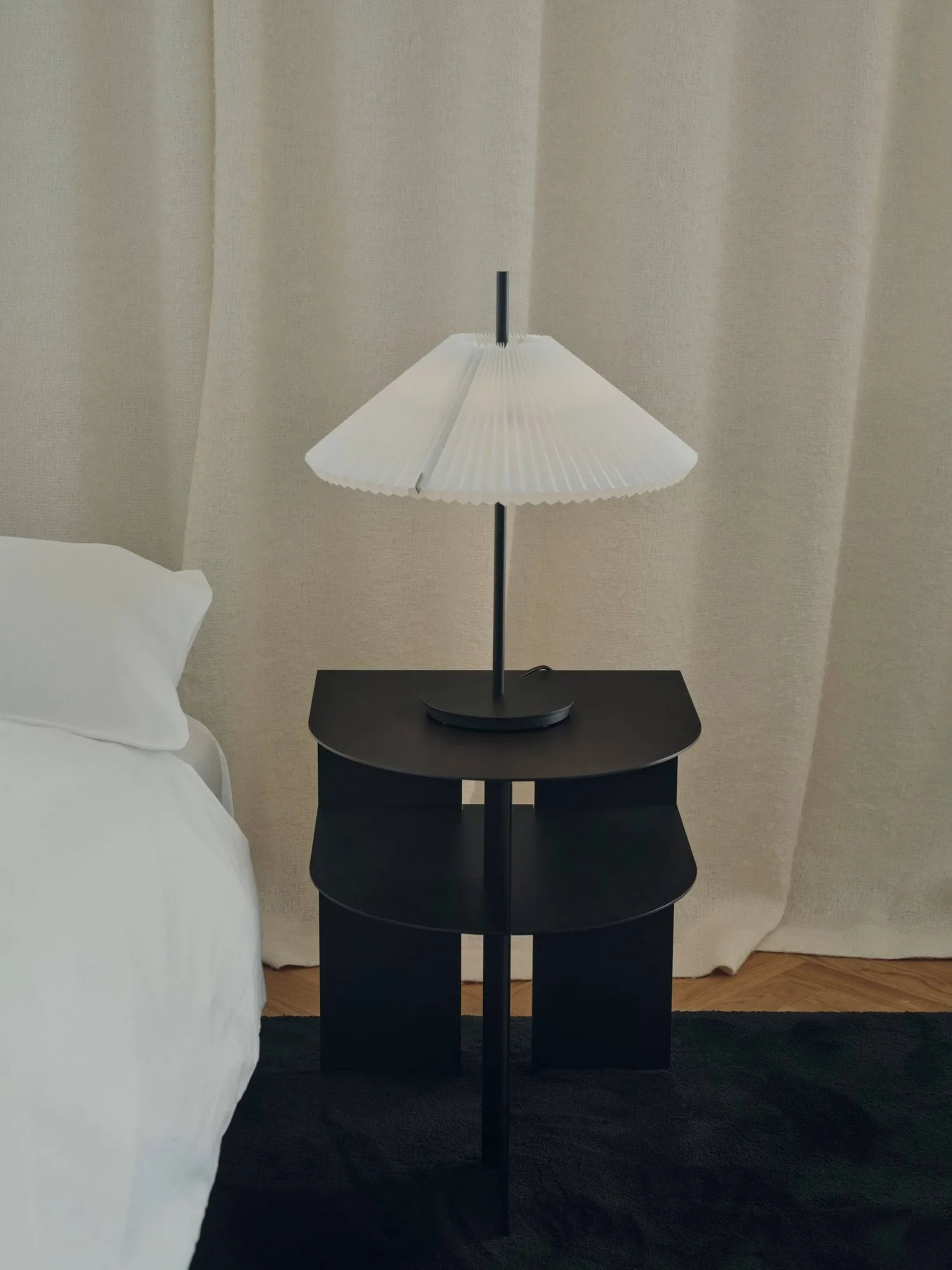 Rand sivupöytä, Black New Works