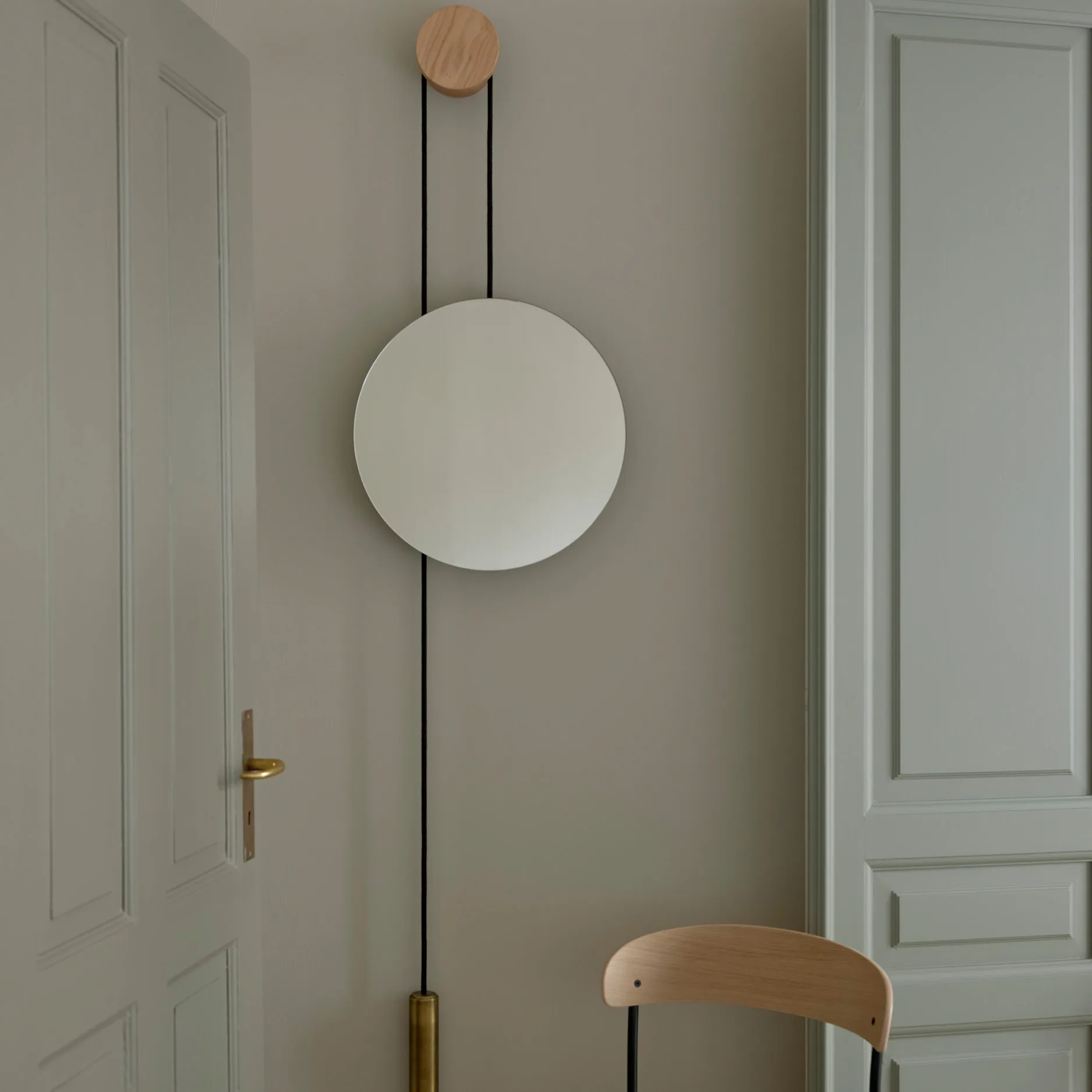 Rise and Shine -peili, Natural oak-brass weight New Works