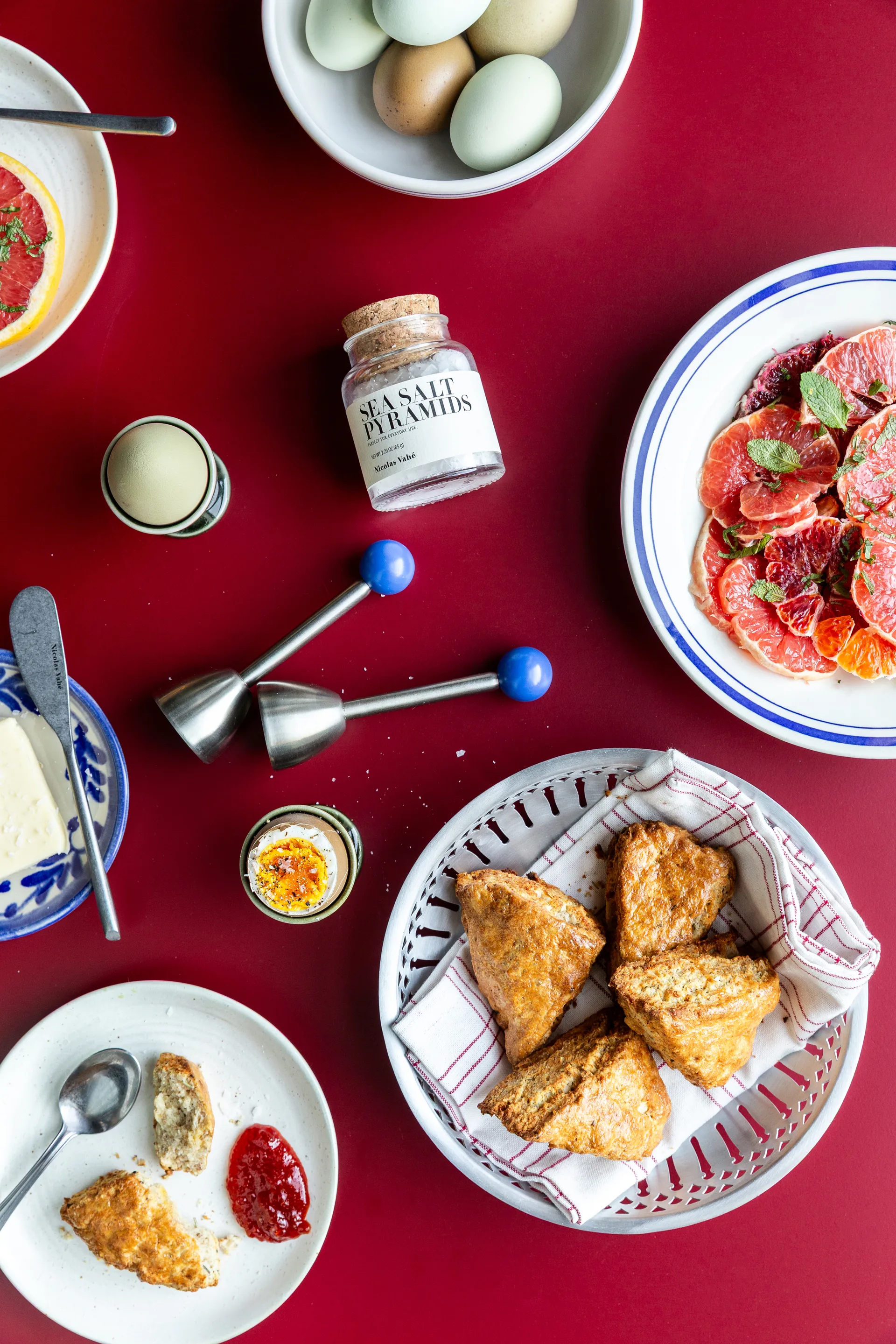 Nicolas Vahé leipäkori 2 osaa, Antiikkisilverviimeistely Nicolas Vahé