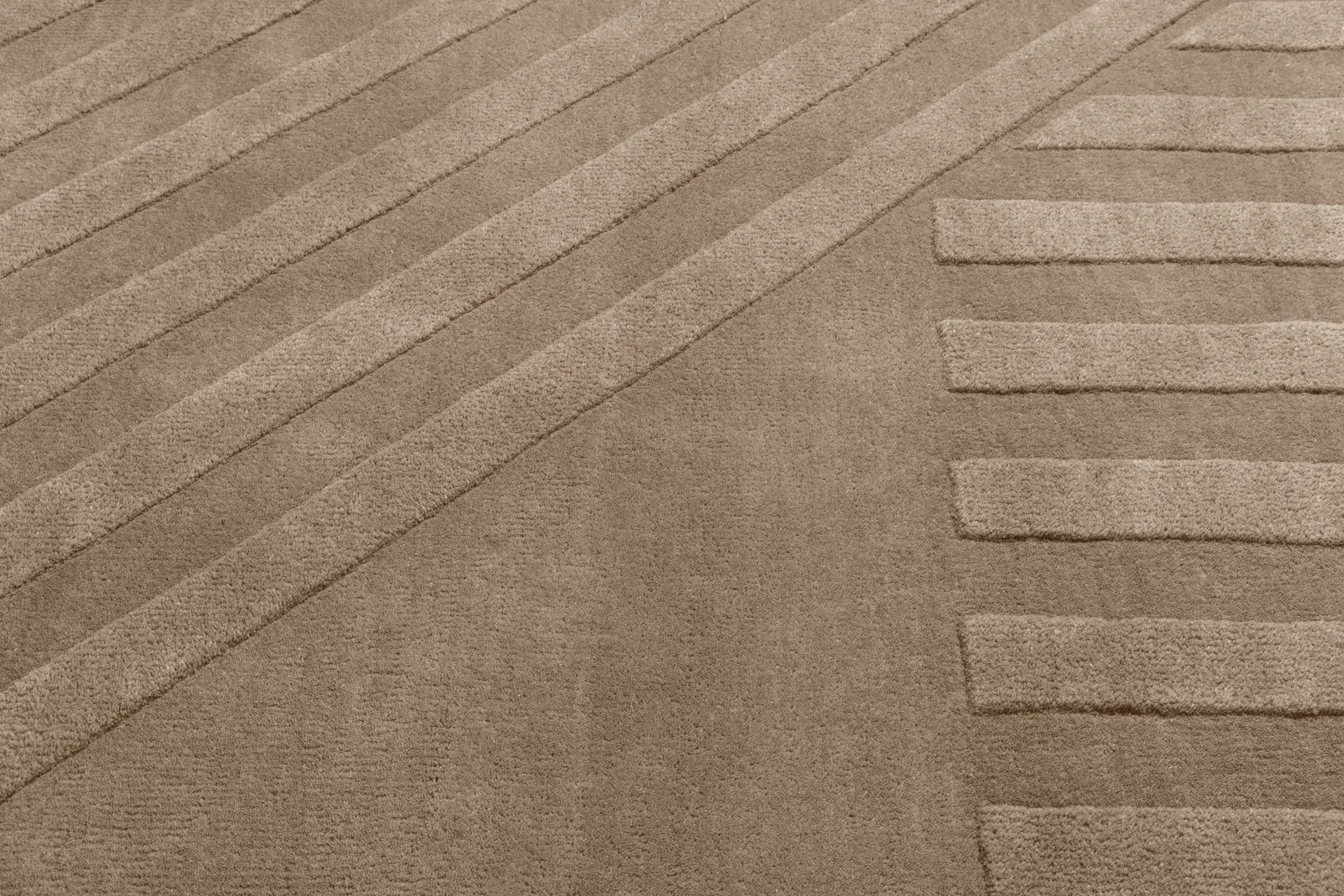 Levels Stripes villamatto, Myyränruskea, 200x300 cm NJRD