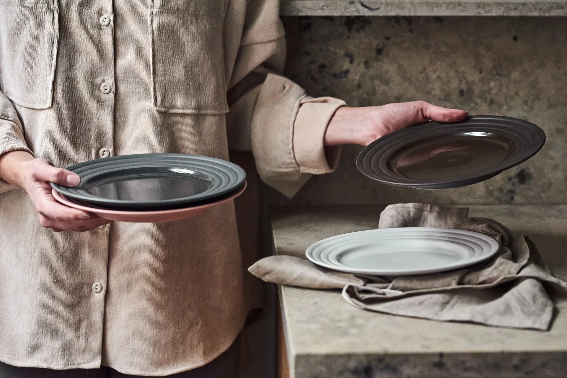 Lines-lautanen Ø 27 cm, vaaleanpunainen NJRD