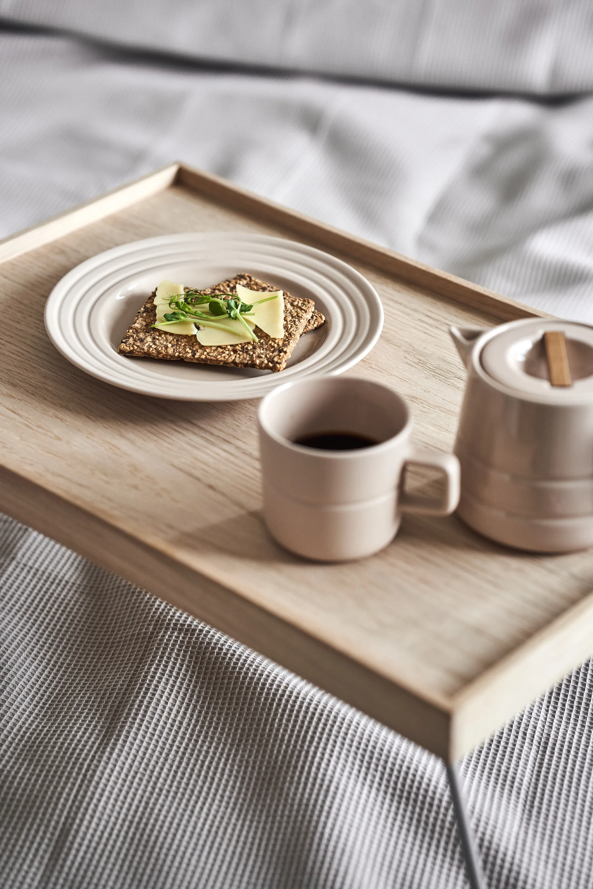 Lines-lautanen pieni Ø 21 cm, beige NJRD