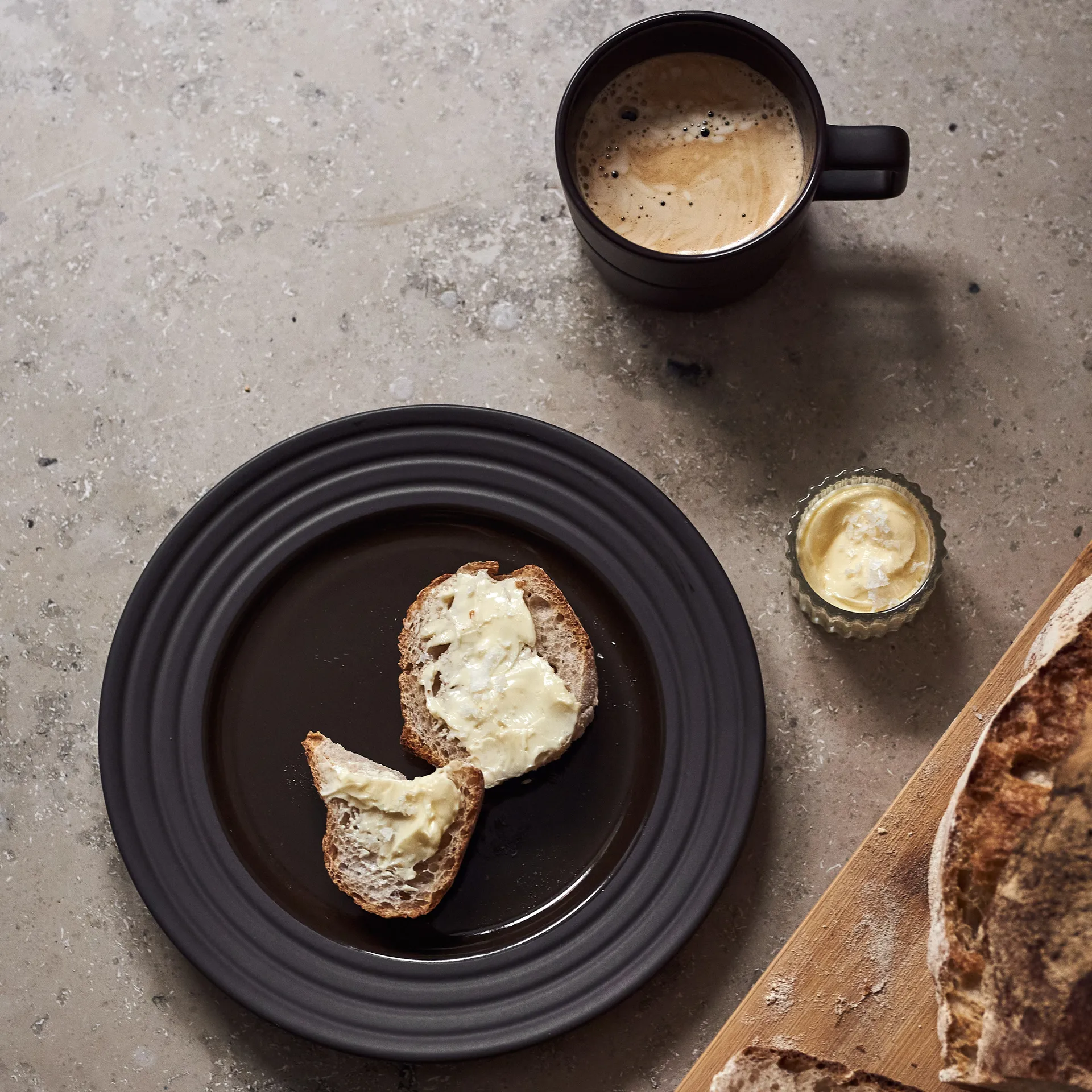 Lines-lautanen pieni Ø 21 cm, ruskea NJRD