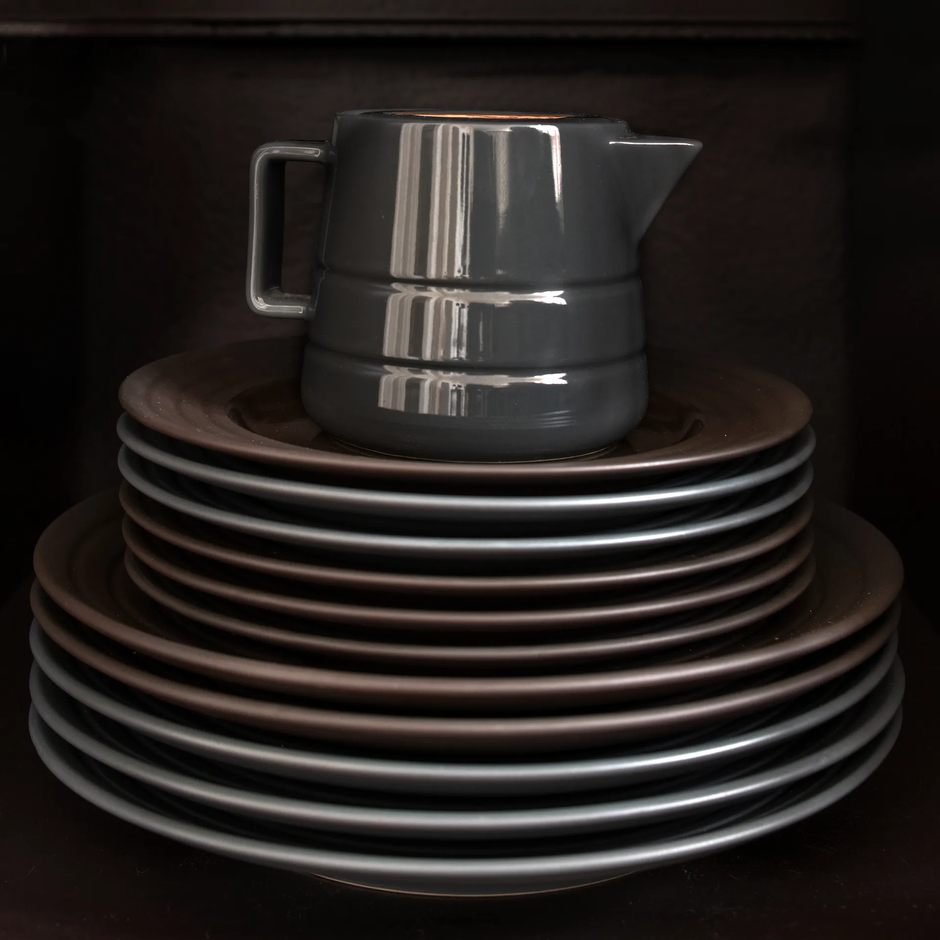 Lines-lautanen pieni Ø 21 cm, ruskea NJRD