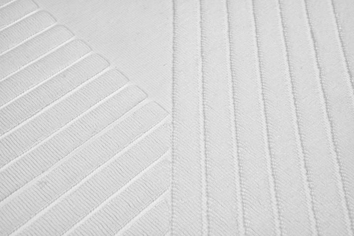 Stripes kylpyhuoneenmatto 50x90 cm, Valkoinen NJRD